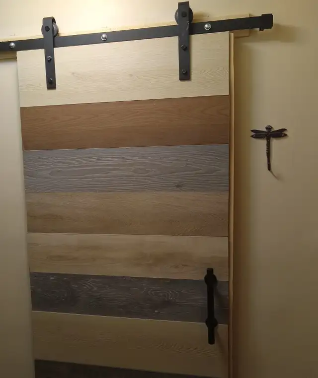 Tiny Furnished Room in a 3 bedroom Condo (5 x 7)