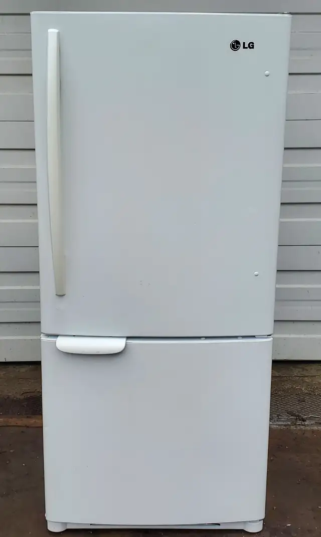 Lg Fridge - Freezer bottom - Very Good Condition - Photo 2