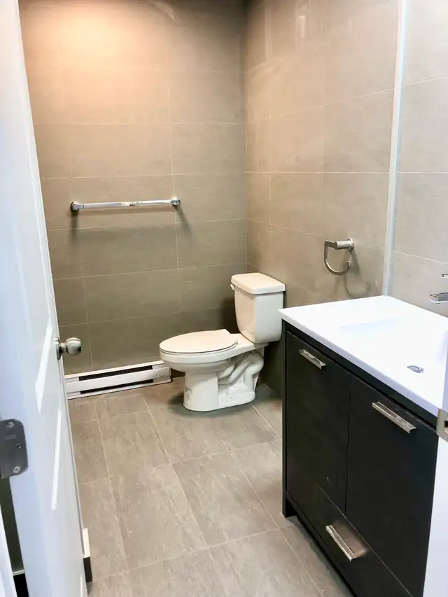 1 Bedroom 1 Bathroom. Rue St Denis - Photo 5