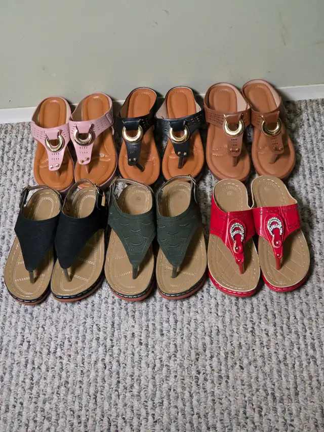 Womens Assorted colored sandals. Size 8. $10 each