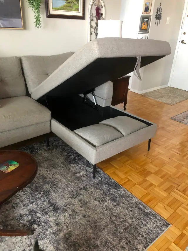 Sectional with 2 cushions For Sale - Photo 3