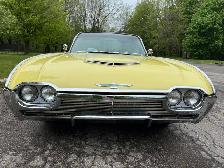 1961 Ford Thunderbird Convertible - Photo 4