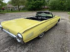 1961 Ford Thunderbird Convertible - Photo 6