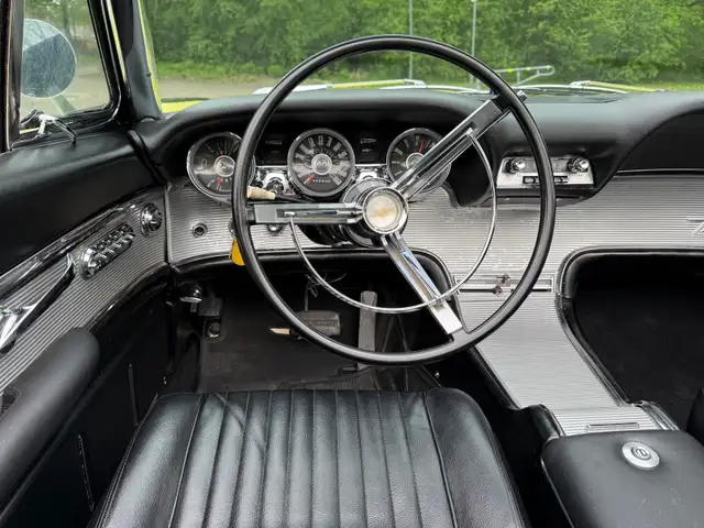 1961 Ford Thunderbird Convertible - Photo 8