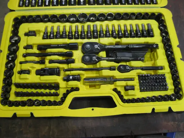 Coffre d'outils 274 pièces Stanley box ratchet clés douilles Pro - Photo 4