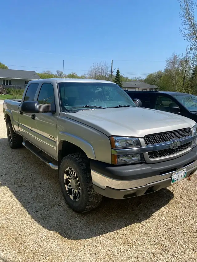 2004 chevy 2500 4x4 - Photo 2