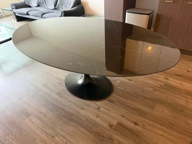 Authentic  78'  marble Knoll Saarinen Dining table , Oval