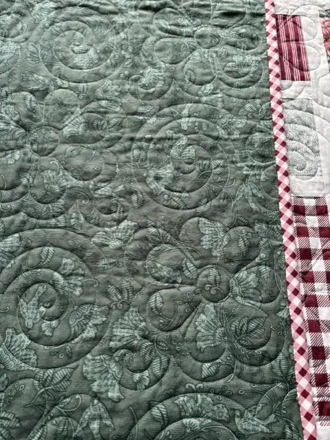 Queen Size Quilt - Brand New - Photo 3