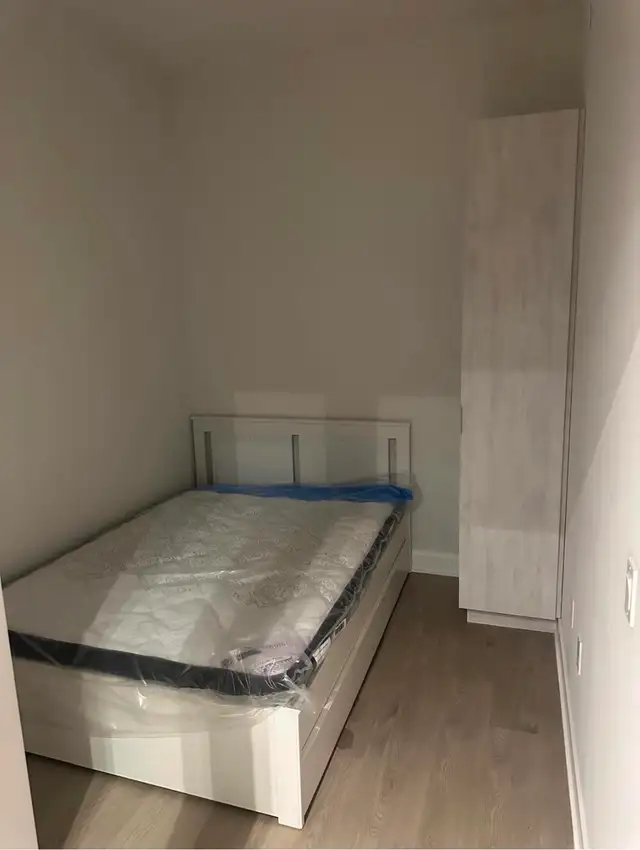 Fully Furnished 2 Bed 2 Bath Short-Term Rental Near Square One - Photo 8