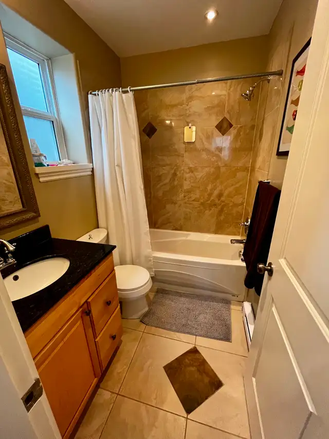 $2350 WESTSIDE DUNBAR 1 BDRN DEN GARDEN LEVEL SUITE (800 SQ FT) - Photo 7