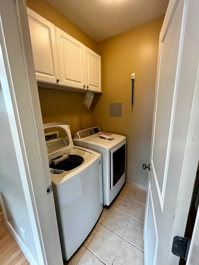 $2350 WESTSIDE DUNBAR 1 BDRN DEN GARDEN LEVEL SUITE (800 SQ FT) - Photo 11