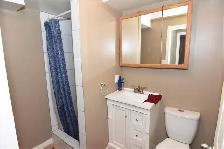 Furnished room close to Rundle Station