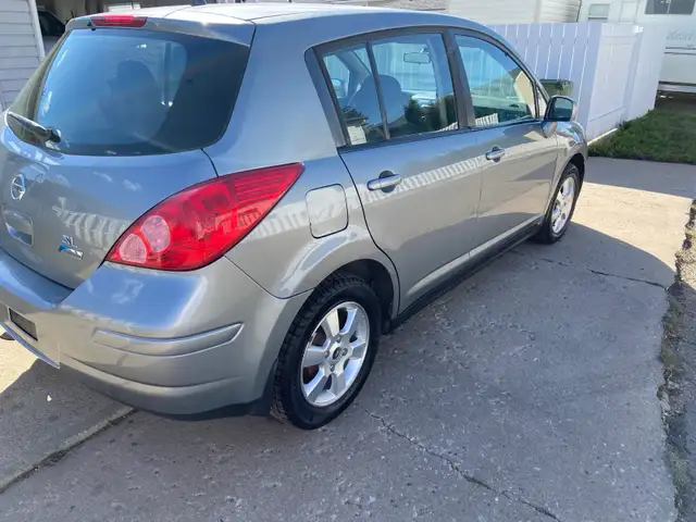 2012  NISSAN VERSA SL HATCHBACK - Photo 4