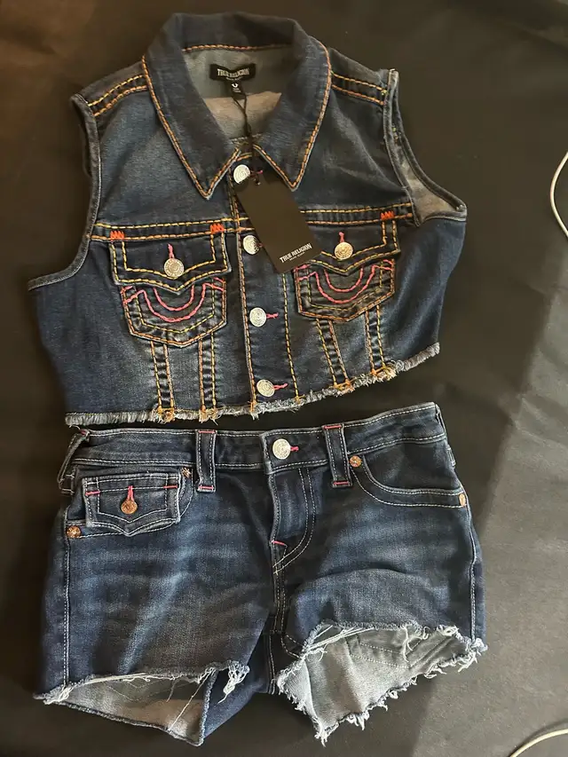 True Religion denim vest and shorts - Photo 3