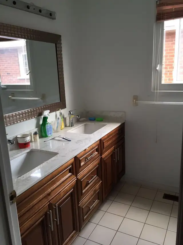 upstairs room (clean/bright) Dundas/Winston Churchill July 1st - Photo 3