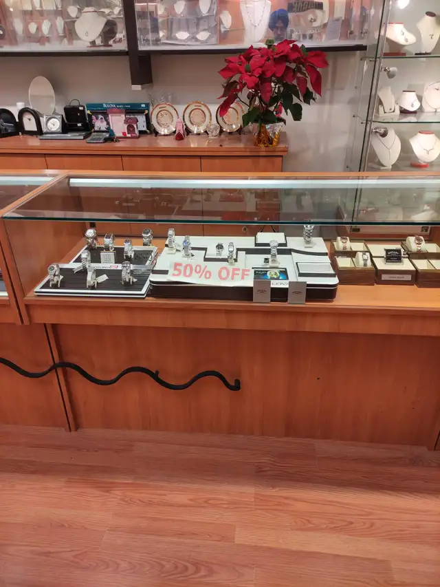 SHOWCASES, JEWELLERY SAFES & WALL CABINETS FOR SALE - Photo 2