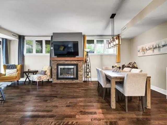 UPGRADED LOWER LEVEL 2 BEDROOM TERRACE HOME IN AYLMER/GATINEAU - Photo 3