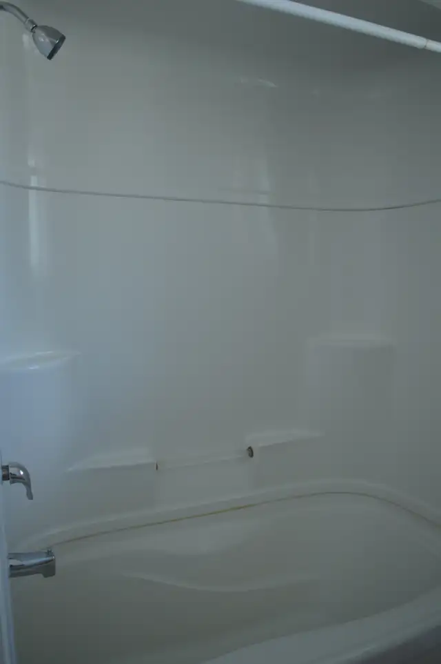3-Bedroom Townhouse Sublet - Photo 5