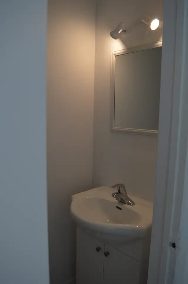 3-Bedroom Townhouse Sublet - Photo 7