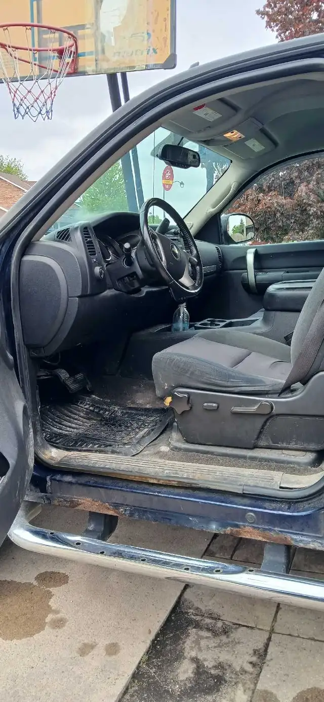 2007 Chevrolet Silverado - Photo 9