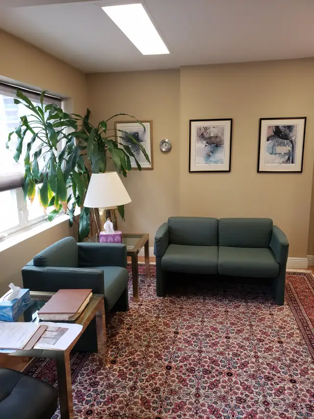 Offices, small to medium, reasonable, Mt.Pleasant and Eglinton - Photo 2