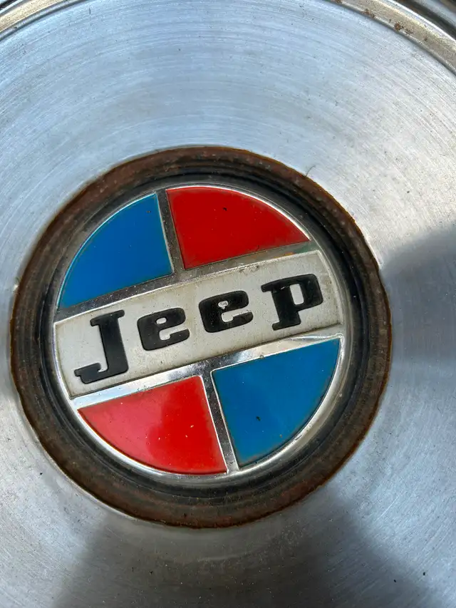 Jeep hubcaps - Photo 3