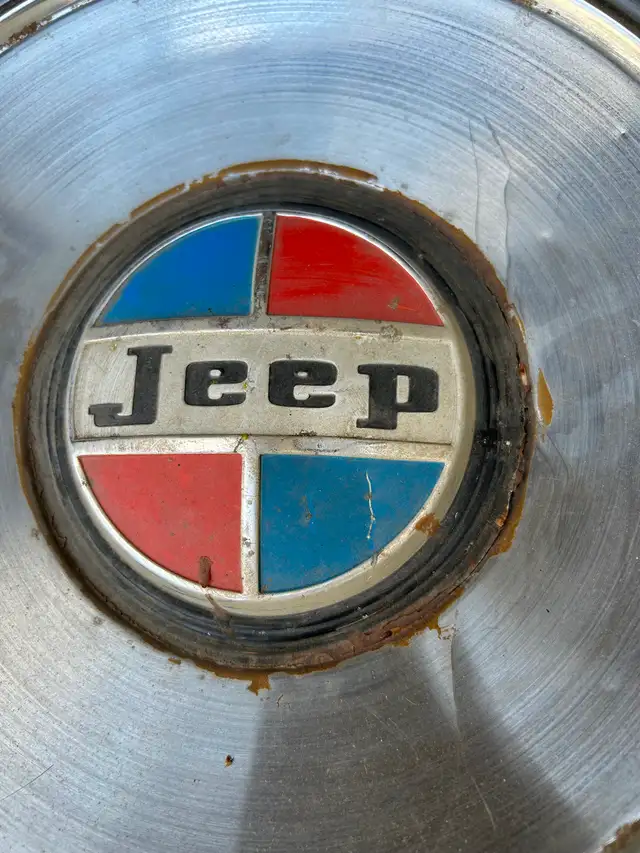 Jeep hubcaps - Photo 4