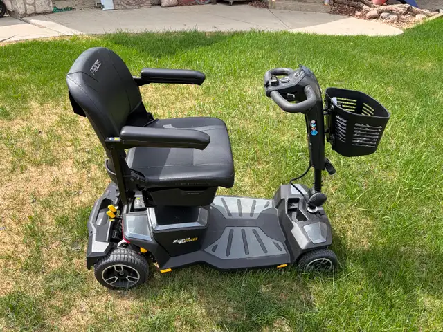 Pride Zero Turn 8 Scooter