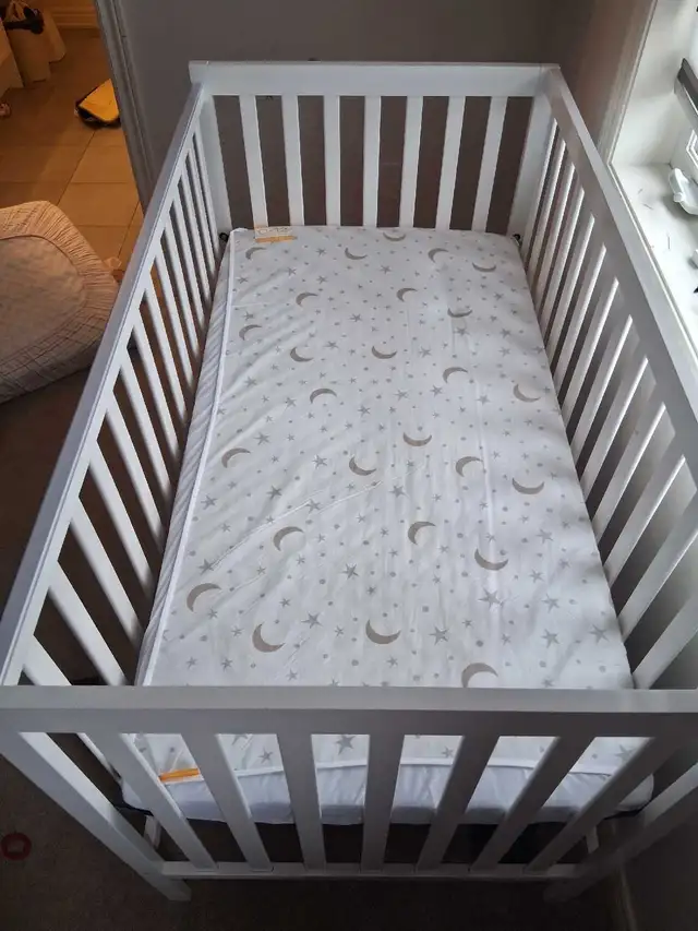 Baby Crib - Photo 2