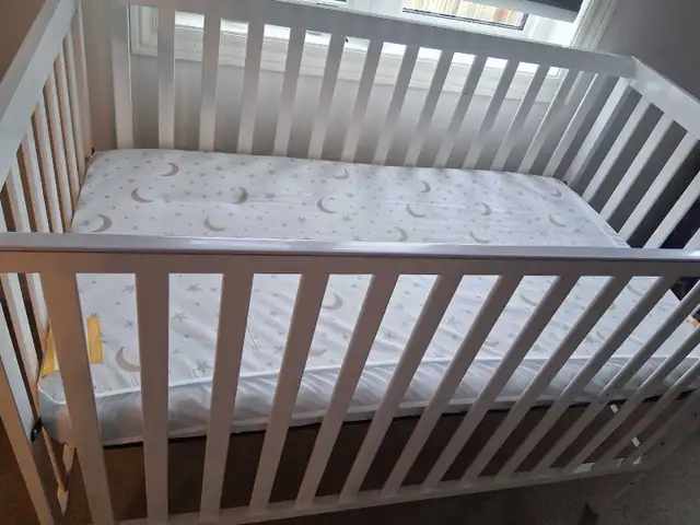 Baby Crib - Photo 4