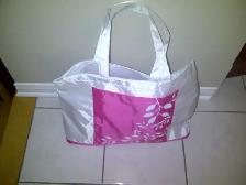 SAC À MAIN NEUF BLANC ROSE 15'DE HAUTx20'DE LARGE: $10.00