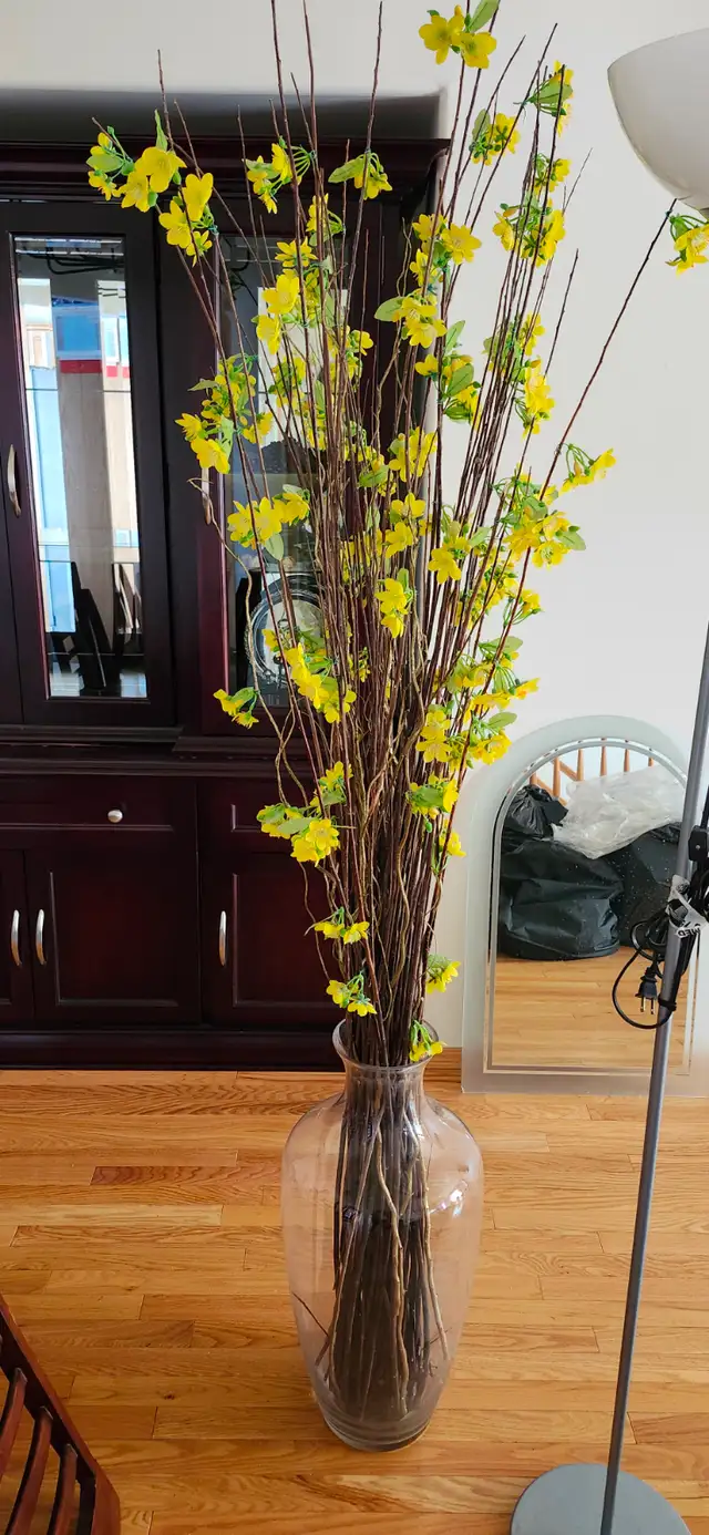 Flower with vase for sale!