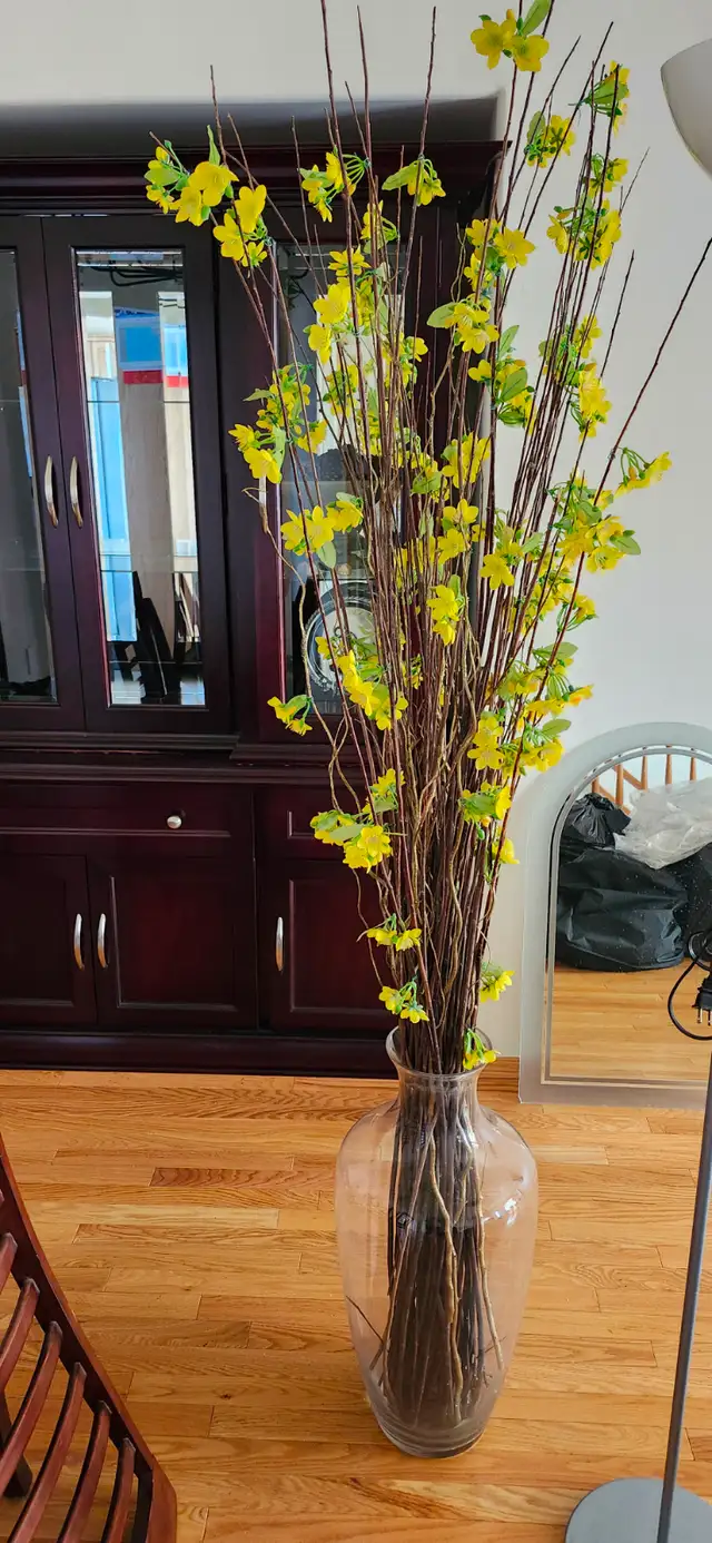 Flower with vase for sale! - Photo 2