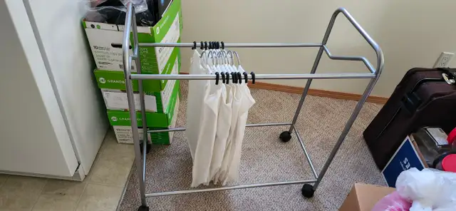 Excellent condition clothing laundry hamper