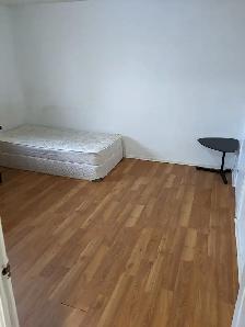 Heron Gate Mall, Easy to downtown & school, all inclusive, ASAP - Photo 2