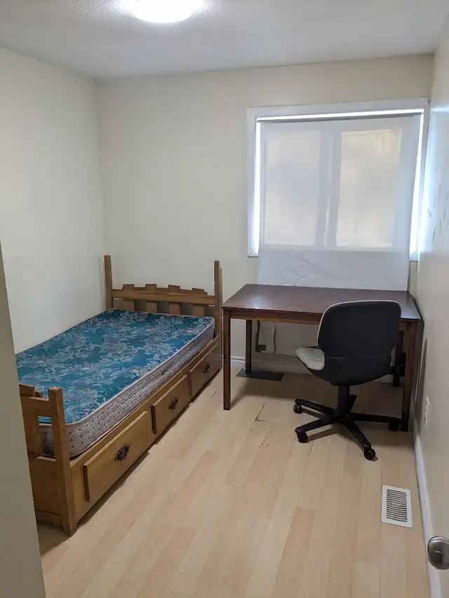 Heron Gate Mall, Easy to downtown & school, all inclusive, ASAP - Photo 7