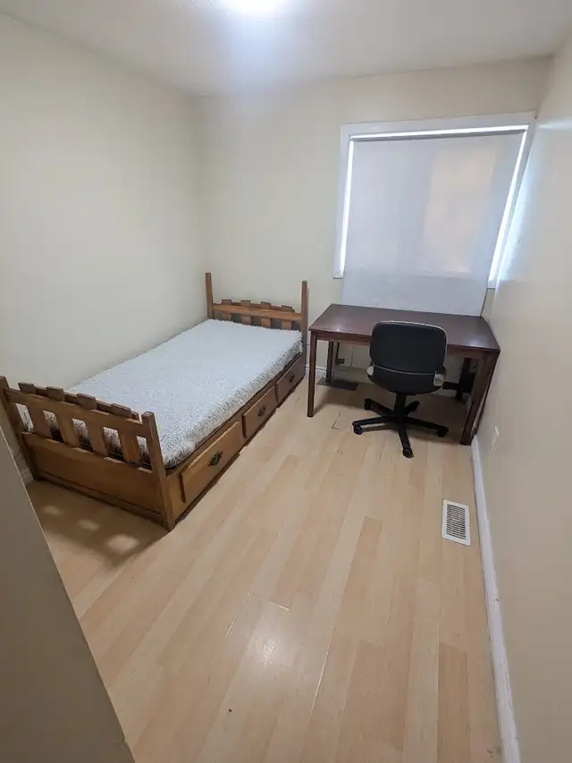 Heron Gate Mall, Easy to downtown & school, all inclusive, ASAP - Photo 9