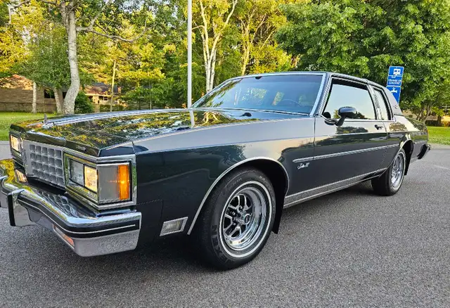 Oldsmobile Royale Brougham Coupe Sport - Photo 4