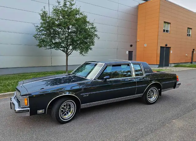 Oldsmobile Royale Brougham Coupe Sport - Photo 5