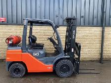 Forklift - Toyota 6000lb Pneumatic for Sale