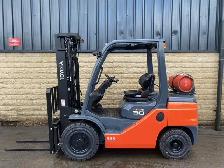 Forklift - Toyota 6000lb Pneumatic for Sale - Photo 2