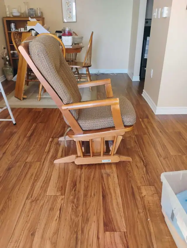 Glider rocking chair - Photo 4