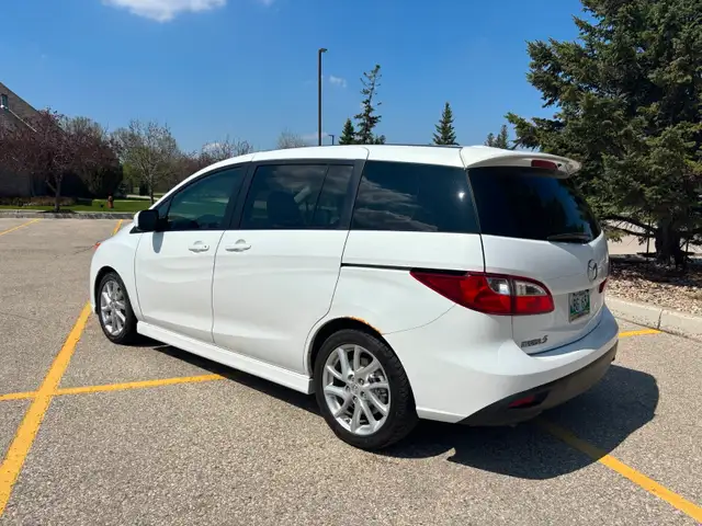 2012 Mazda5 - Photo 2