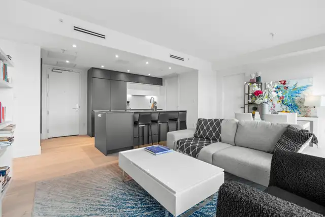 Splendide condo 3 cac et 2 sdb! Oasis de paix!