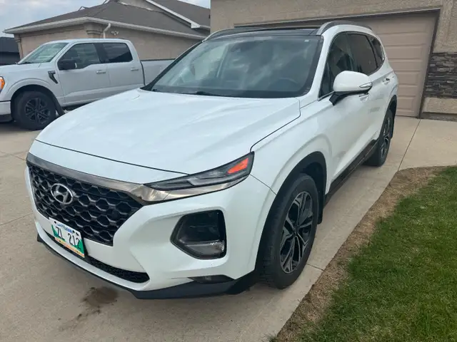 Hyundai Santa Fe Ultimate - 1 Owner - New Factory Engine - Photo 2