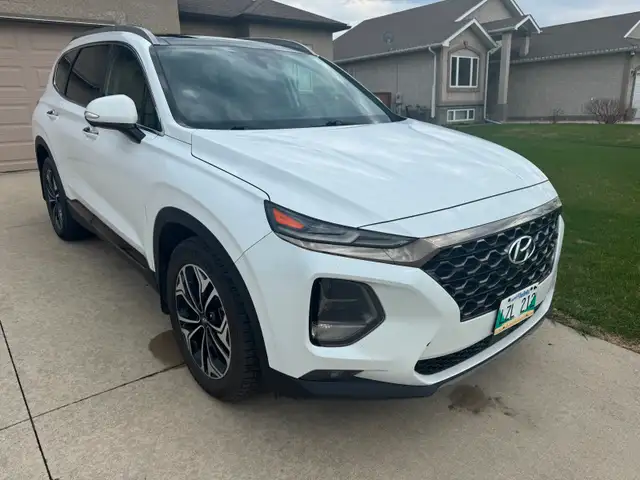 Hyundai Santa Fe Ultimate - 1 Owner - New Factory Engine - Photo 3