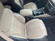 Hyundai Santa Fe Ultimate - 1 Owner - New Factory Engine - Photo 10