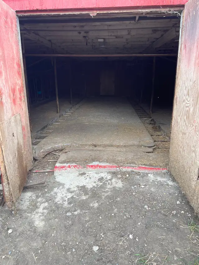 Barn for lease. - Photo 3