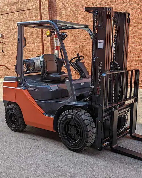 Forklift - Toyota Pneumatic 6000lb for Sale or Rental - Photo 2