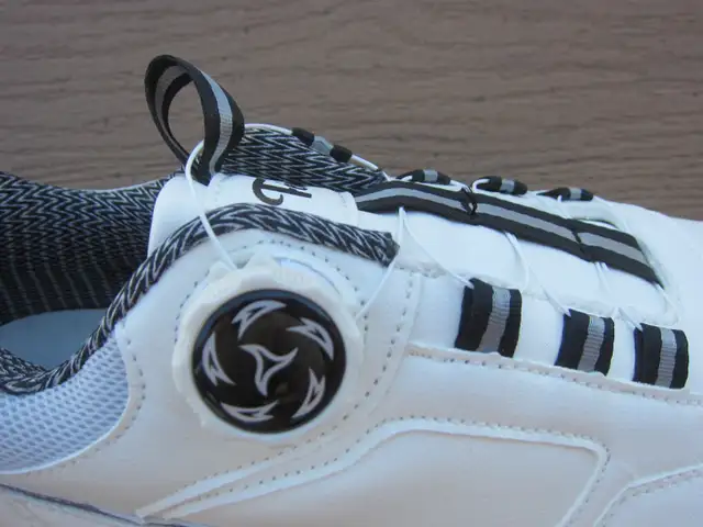 STEAL 2 NEW COMFY LIGHTWEIGHT PAIRS GOLF SHOES FOR #$95# - Photo 2